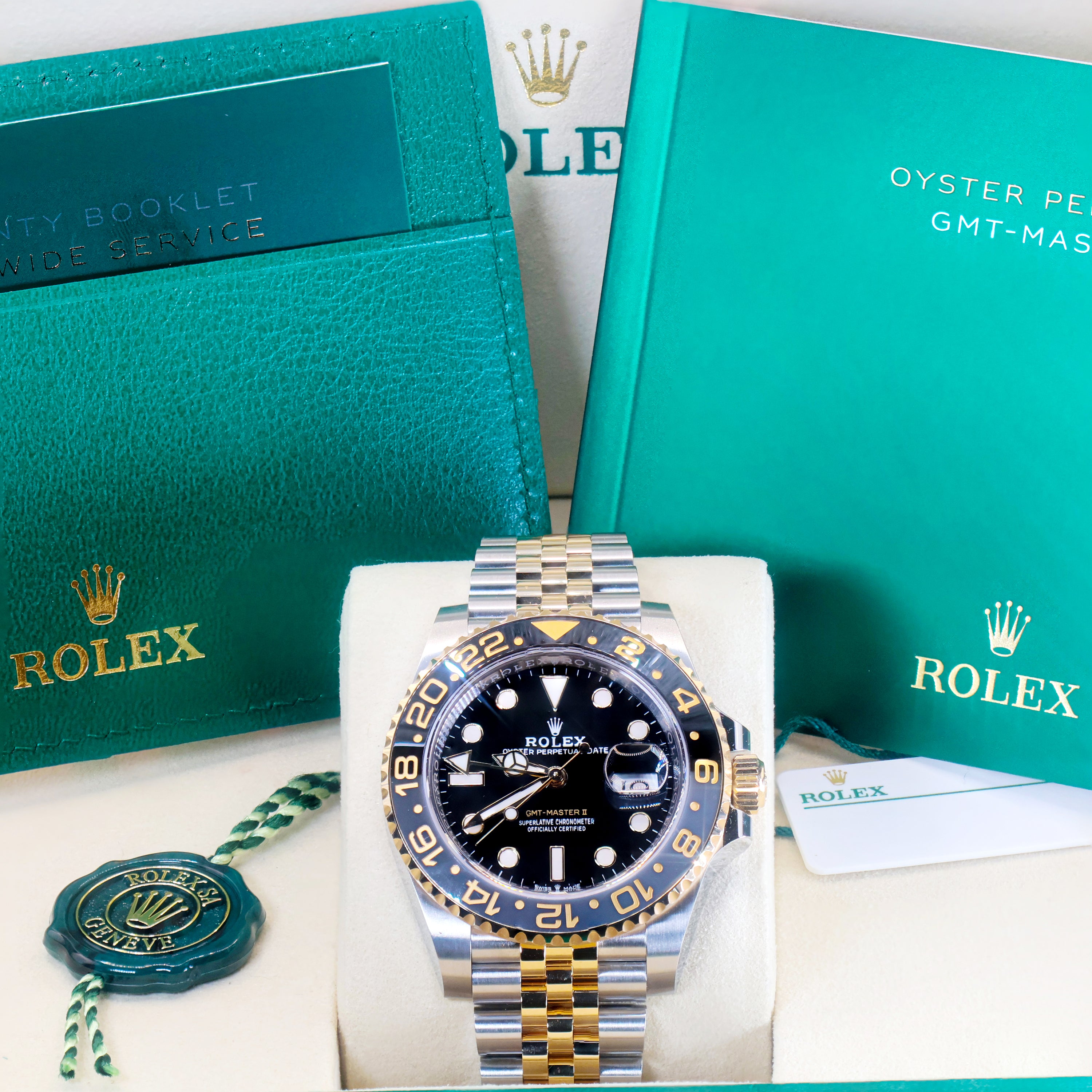 Rolex GMT-Master II Bumblebee 40mm 126713GRNR Jubilee Oystersteel Bracelet