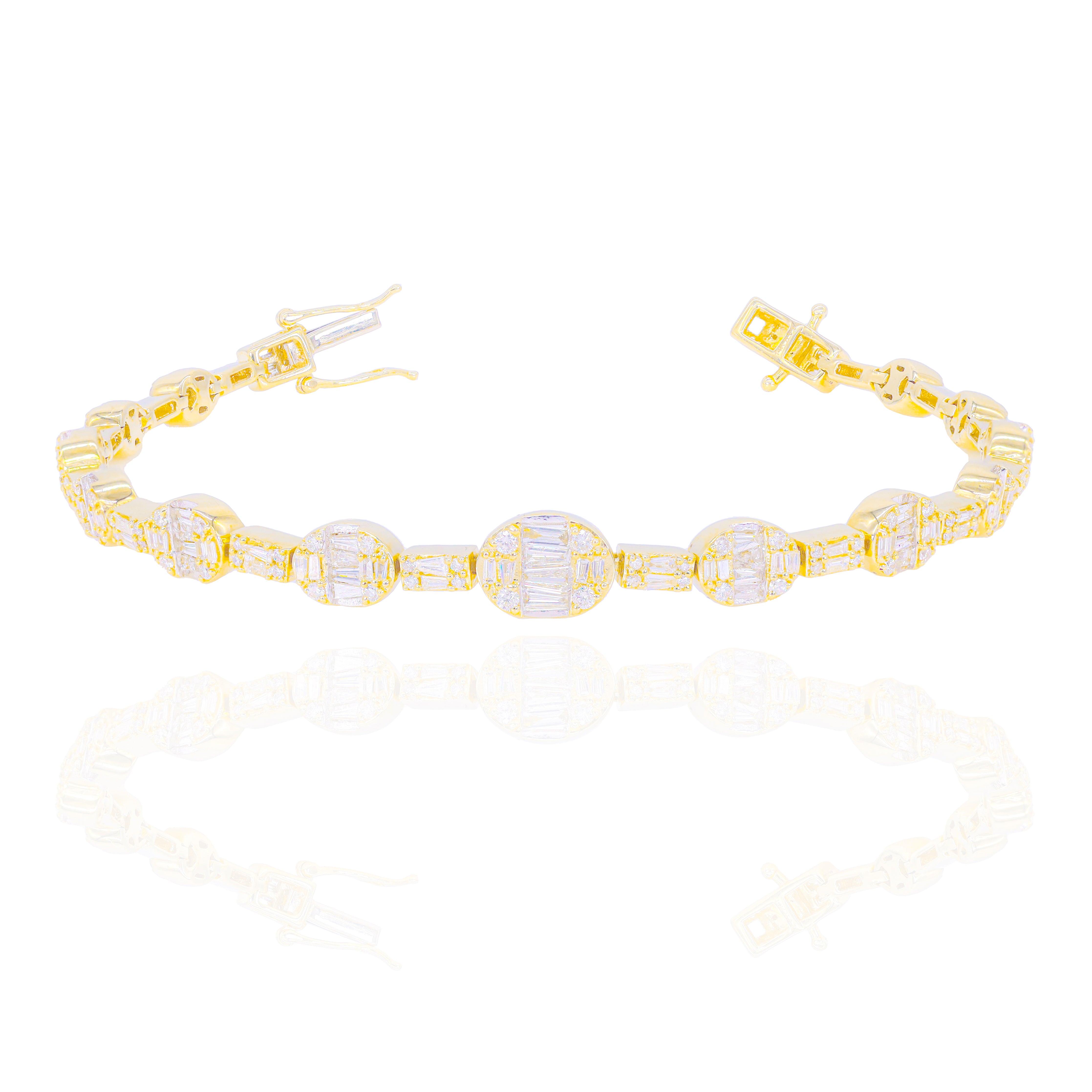 Graduating Oval Link Diamond Bracelet