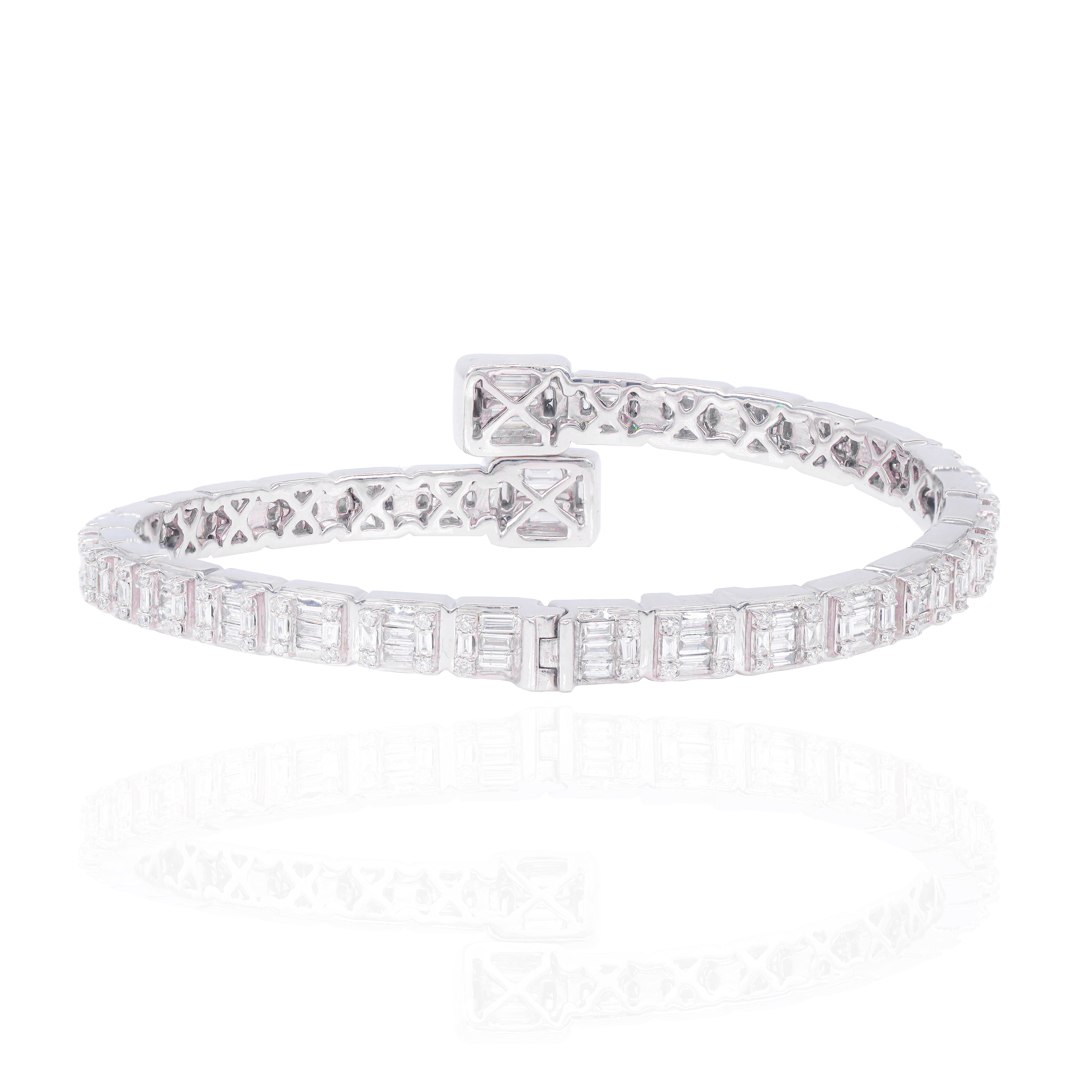Square Baguette Diamond Diamond Bangle Bracelet